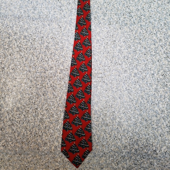 Christmas Tree Tie - Picture 2 of 4